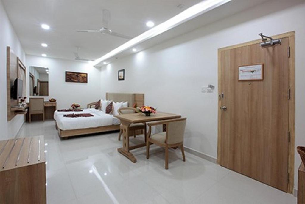 Hotel Anjali Park 戈德亚姆 外观 照片