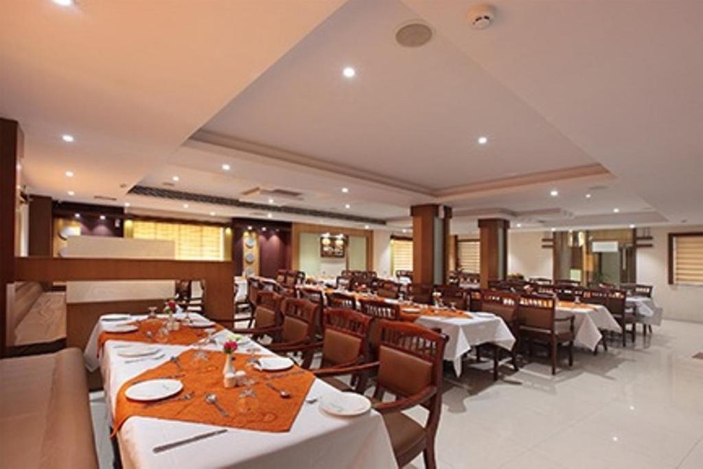 Hotel Anjali Park 戈德亚姆 外观 照片